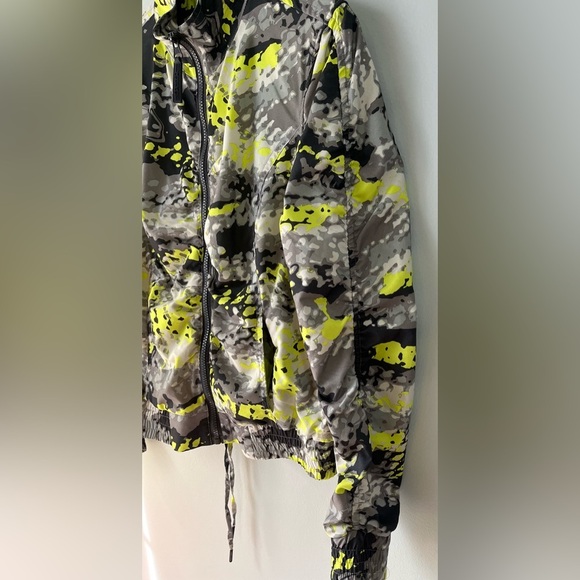 Calvin Klein XS full zip performance jacket yellow/grey mesh lining - Picture 7 of 10